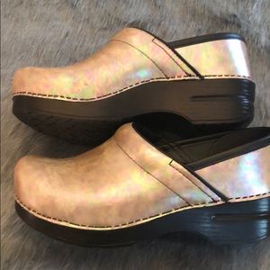 DANSKO SILVER OPAL CLOGS